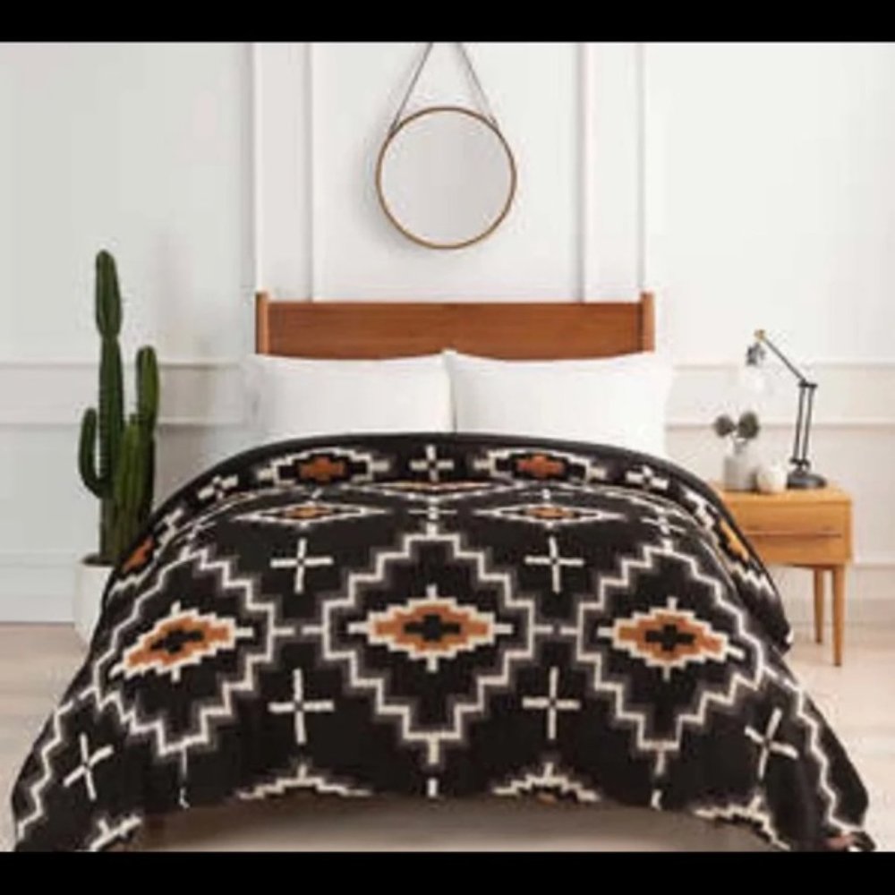 Pendleton Queen size Sherpa Fleece blanket